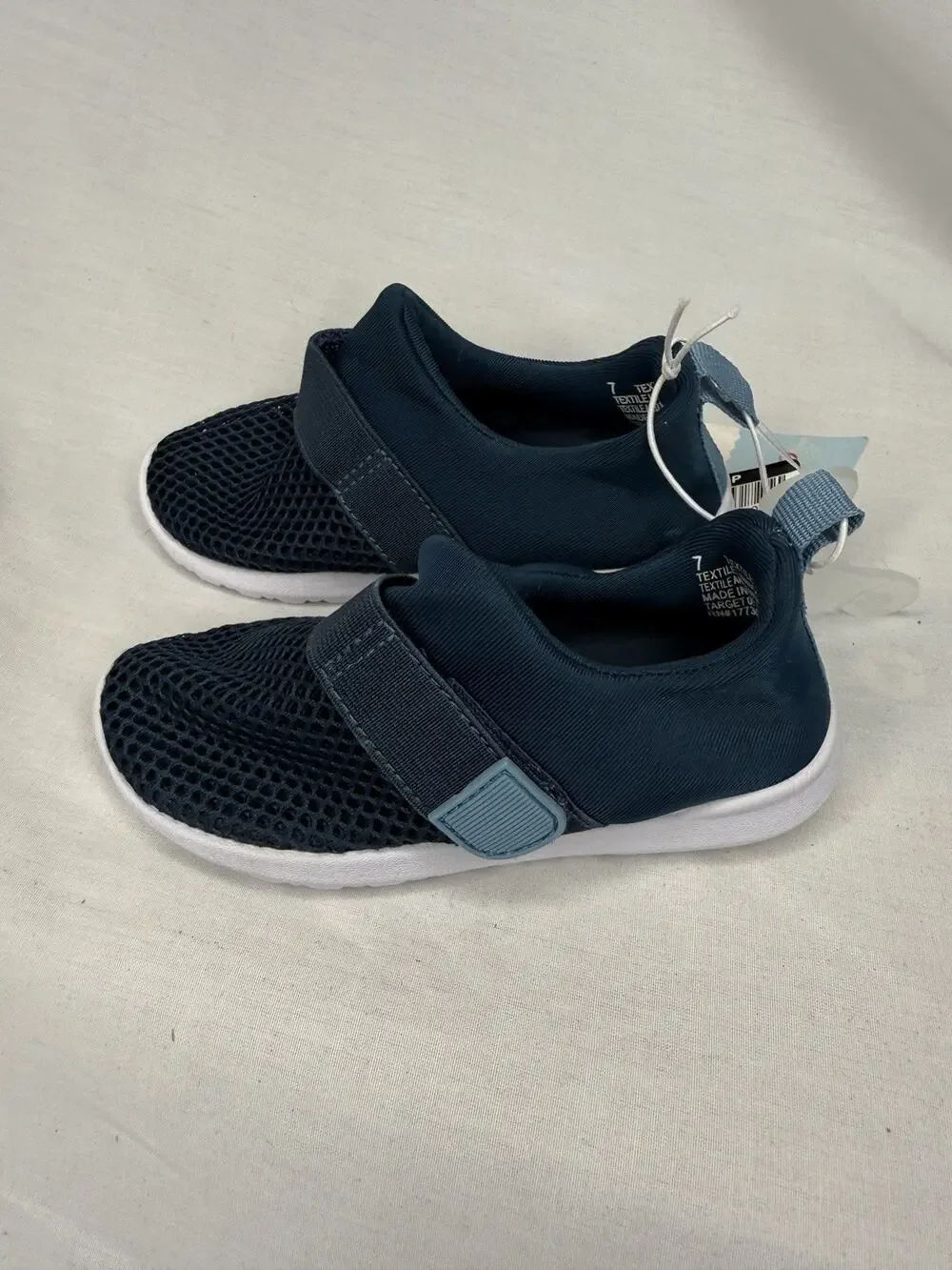 Cat & Jack Toddler Austen Navy Blue water Shoes Size 7T NWT